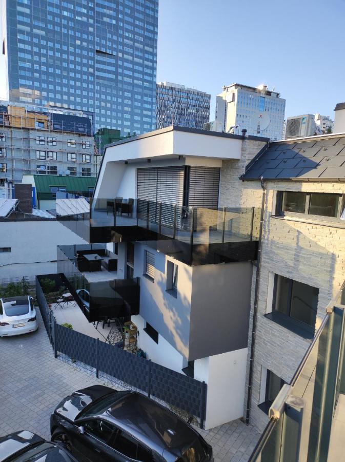 Appartamento Luxurioeses Penthouse Mit Blick Auf Uno-city Und Dem Kaiserwasser. 3schlafzimmer, 2 Baeder, Privat Lift Ins *