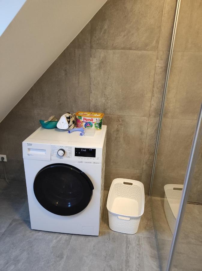 Appartamento Luxurioeses Penthouse Mit Blick Auf Uno-city Und Dem Kaiserwasser. 3schlafzimmer, 2 Baeder, Privat Lift Ins