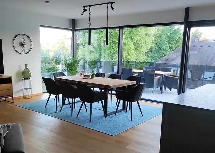 Luxurioeses Penthouse Mit Blick Auf Die Uno-City Und Dem Kaiserwasser. 3Schlafzimmer, 2 Baeder, Privat Lift Ins Apartment